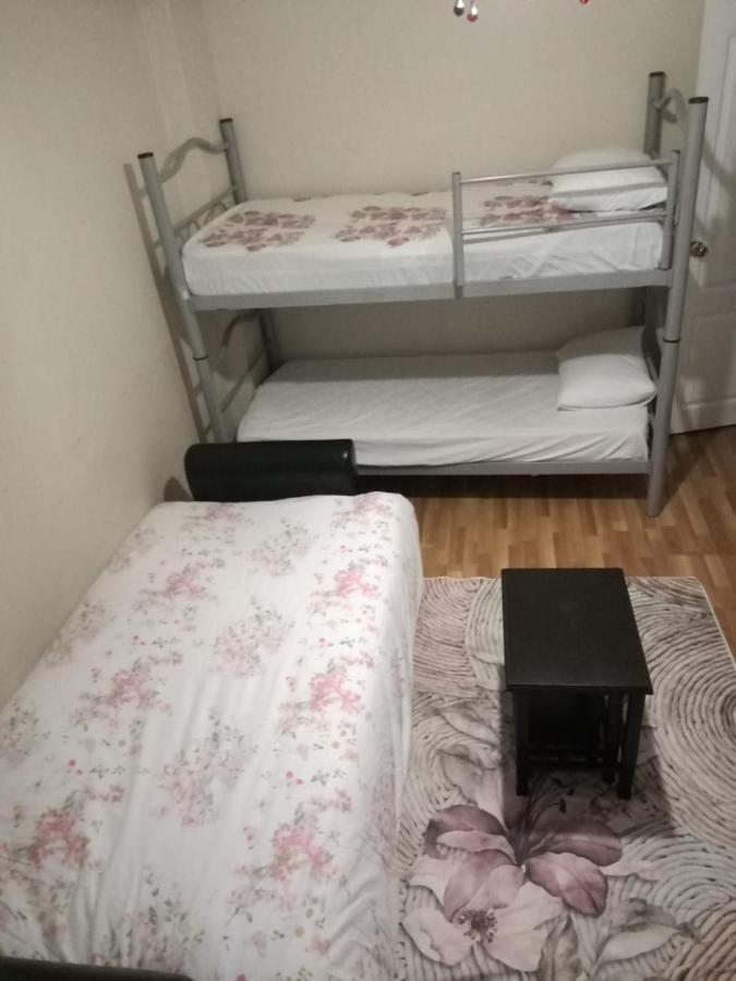 Shared House With Private For Rent In Uskudar Near Seaside, Very Accessible To All Transportations Homestay